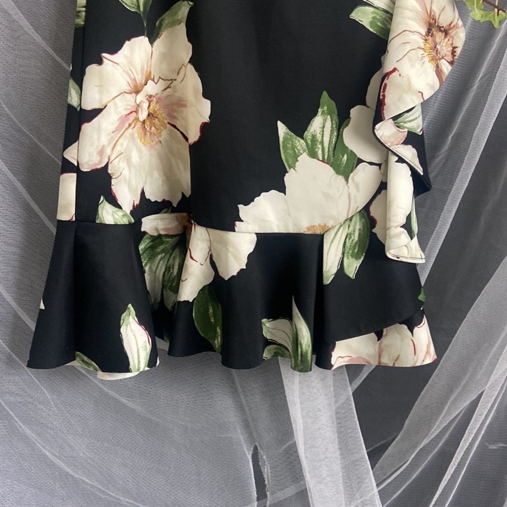 Host Pick 💗Aqua floral ruffled black dress - Picture 4 of 9